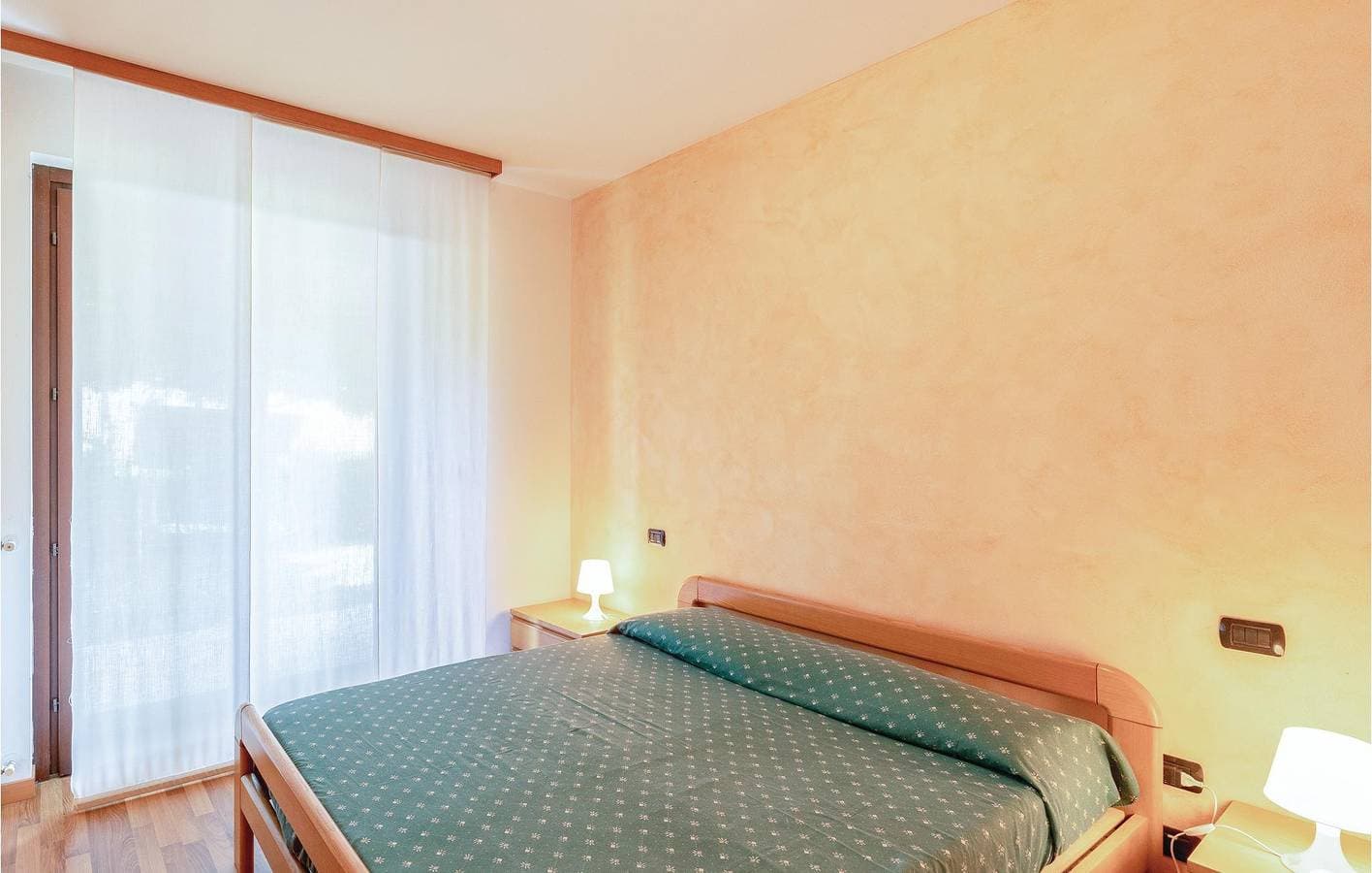 Foto 5 von 25: 150qm Wohnung mit WiFi, Parkplatz, Terrasse und Garten