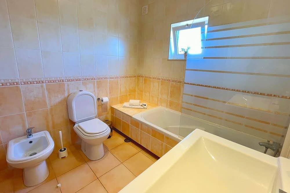 Foto 10 von 27: Villa Vista do Montanha - A Beautiful 3-Bedroom Retreat near Lagos and the Beach