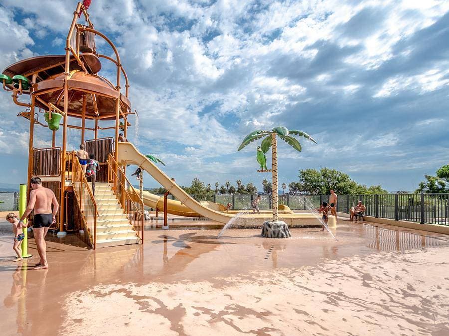 Foto 8 von 51: Camping De Saint Aygulf Plage - Mobilheim 5 personen - 3 Schlafzimmer - 5 Personen