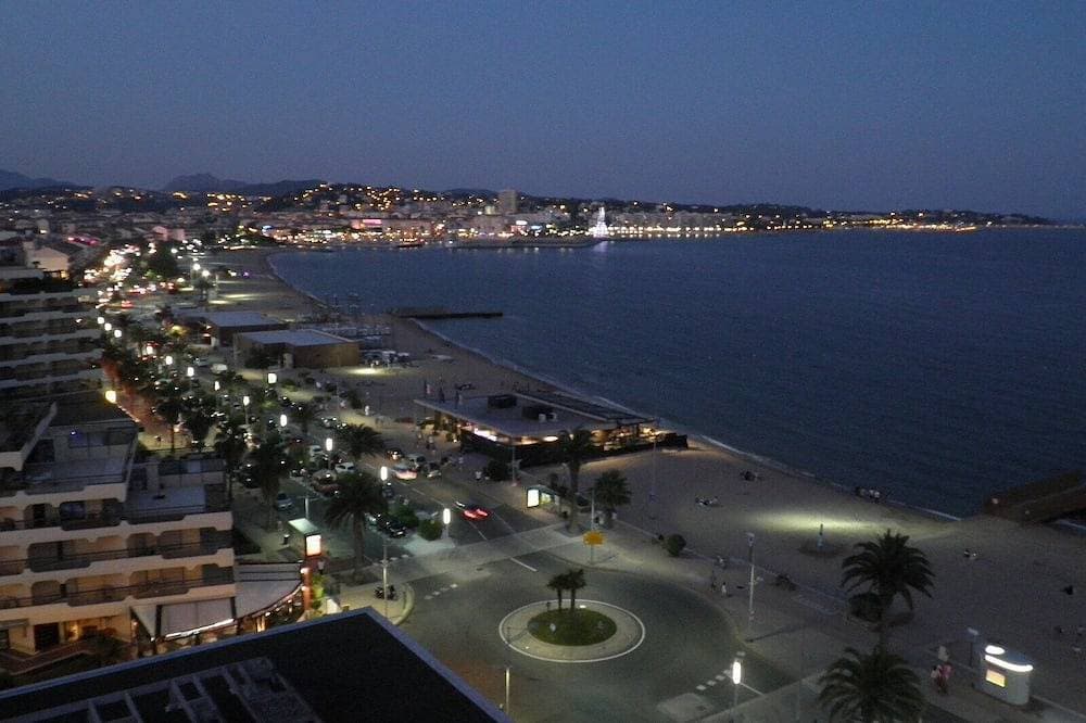 Foto 12 von 30: F2 mit Aussicht auf das Wasser auf das Mittelmeer und die Saint-Raphaël