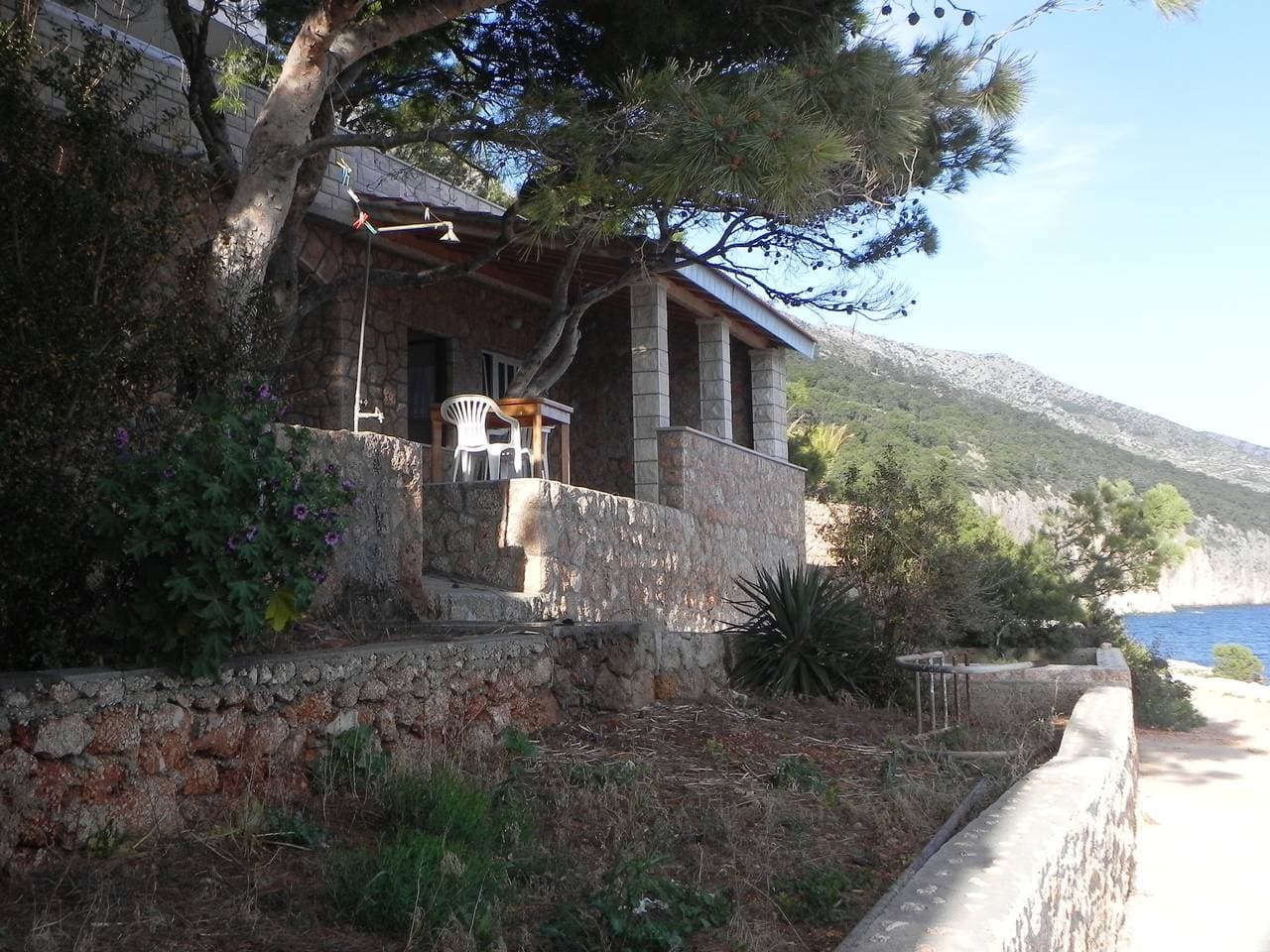 Foto 8 von 24: 2-Zimmer-Ferienwohnung am Strand Sveta Nedilja, Hvar A-11433-b