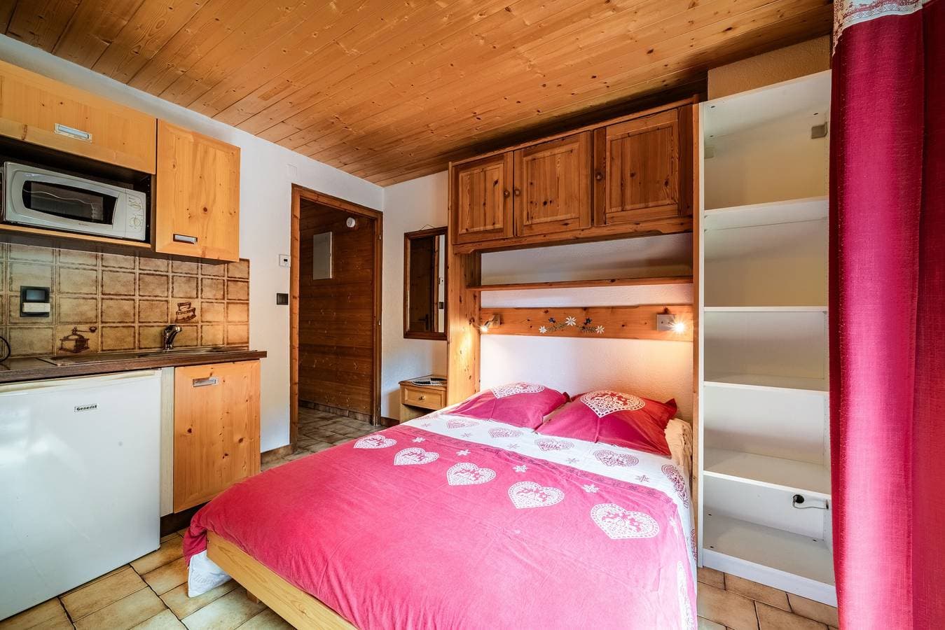 Foto 10 von 23: Studio „Le Cabri – 2 Pers“ mit Bergblick, Balkon und WLAN
