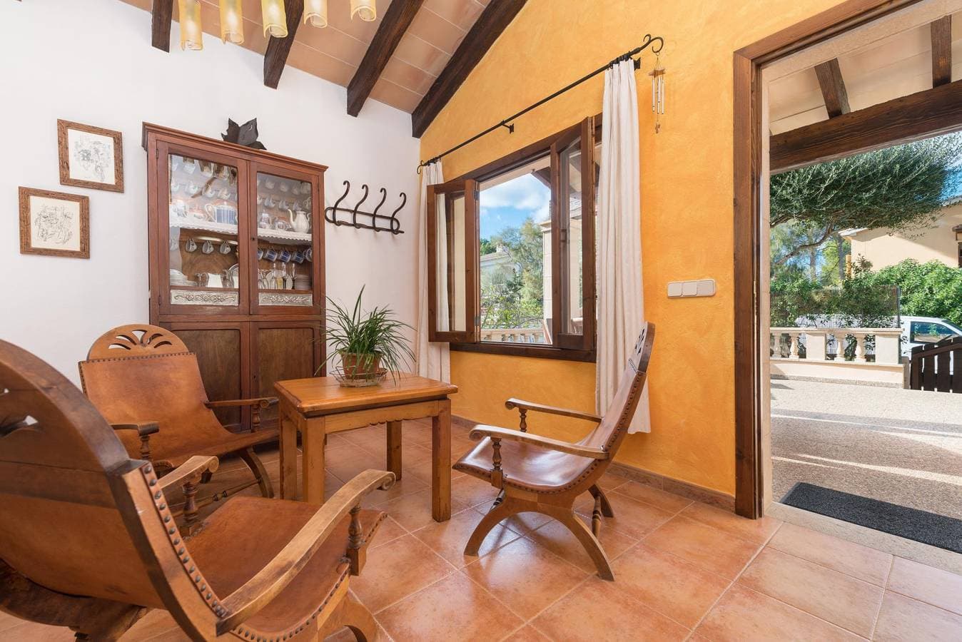 Foto 7 von 33: Alga Marina - Fantastisches Haus mit schöner Terrasse und nur 550 Meter vom Strand in Son Serra de Marina entfernt. WiFi gratis