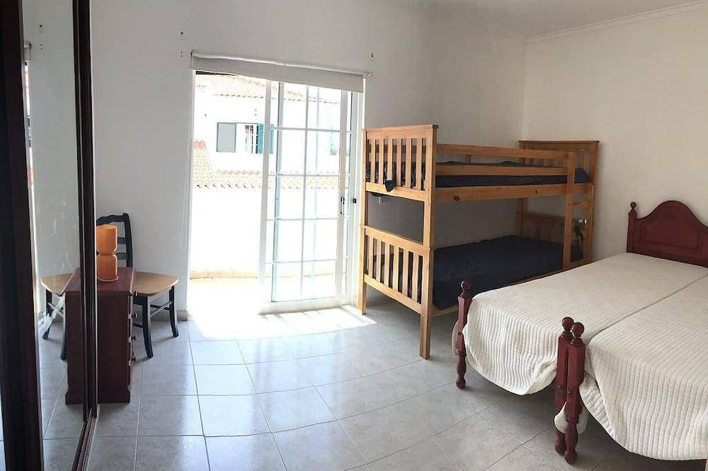 Foto 3 von 25: Prestige für Home-Praia da Alagoa Villa mit Garten, Grill und Parkplatz