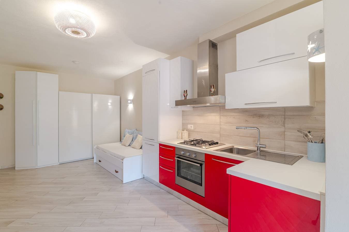 Foto 5 von 22: Studio-Apartment „Monolocale La Maddalena“ mit Bergblick, WLAN und Klimaanlage