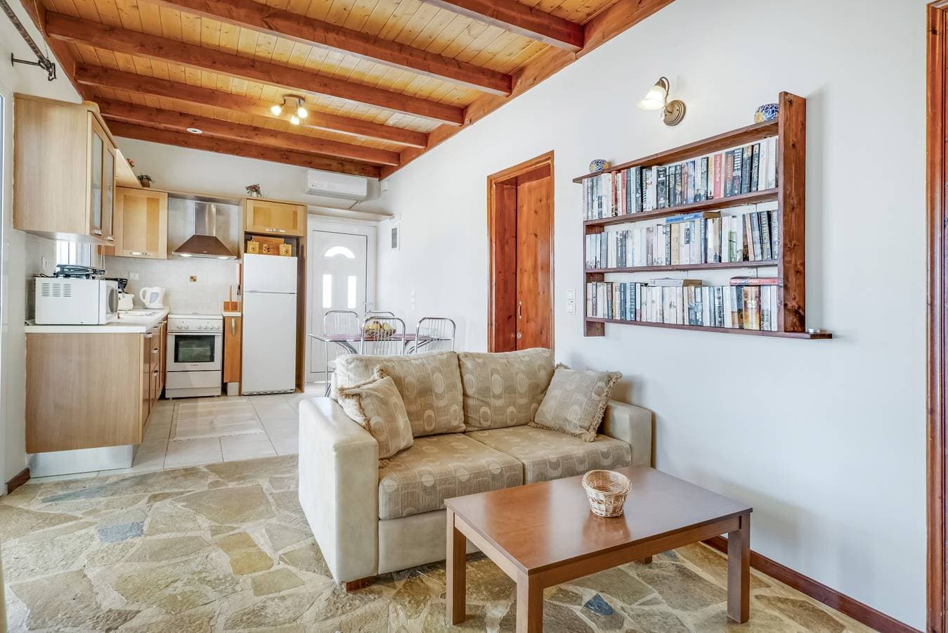 Foto 6 von 27: Villa Jimmy's Katomeri 3 mit Meerblick, WLAN und Klimaanlage