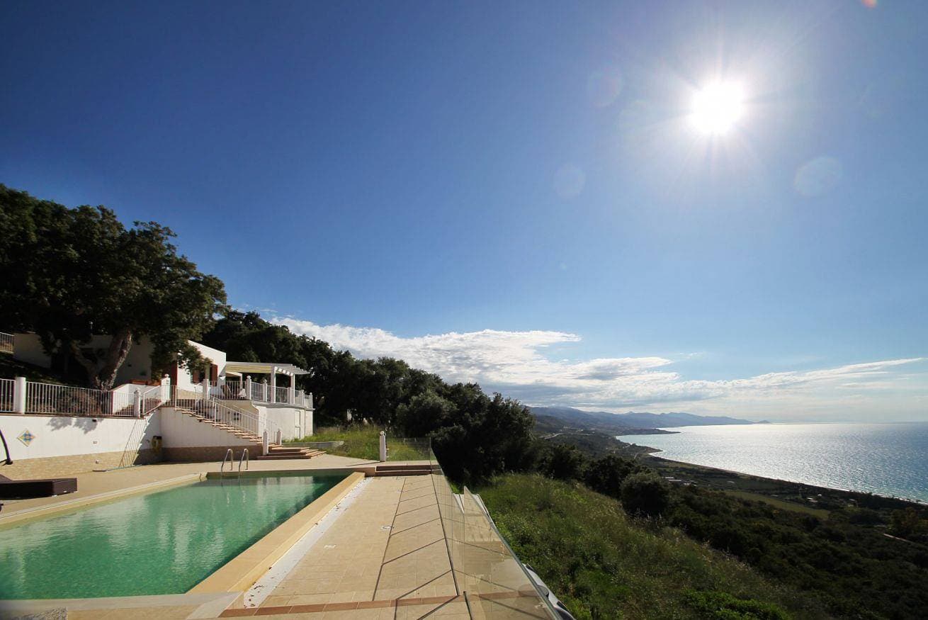 Villa Dammuso – Exklusive Villa mit Infinity Pool und Meerblick 1