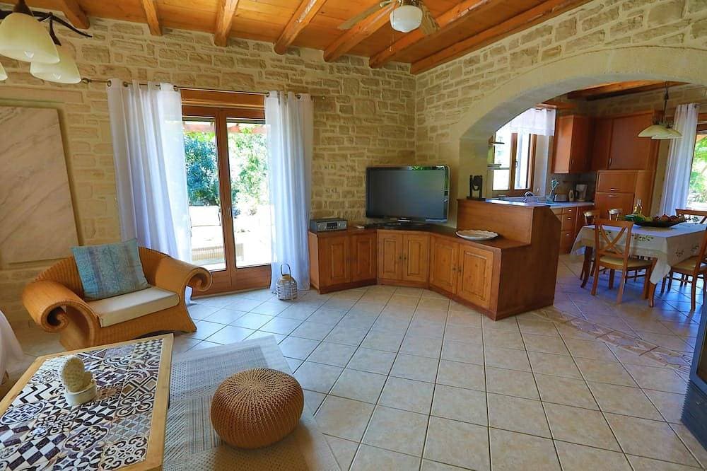 Foto 11 von 30: Villa Harmony, traumhafter Ausblick, Pool 12 m, Tischtennis, Natursteinvilla