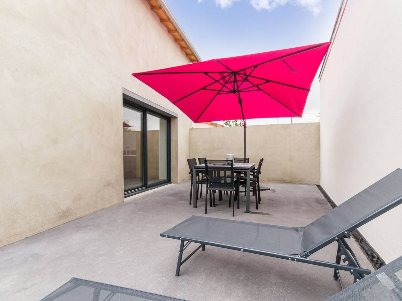 Foto 12 von 14: Traditionelles Haus im Weinbau. Renoviert, ruhig mit Terrasse, Parkplatz und moderner Einrichtung.