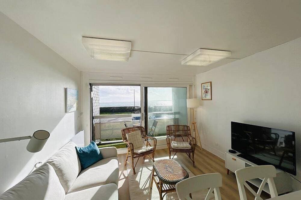 Foto 9 von 15: Cozy apartment for 4 people with Wi-Fi, beautiful sea view, Lomener beach 30 m away