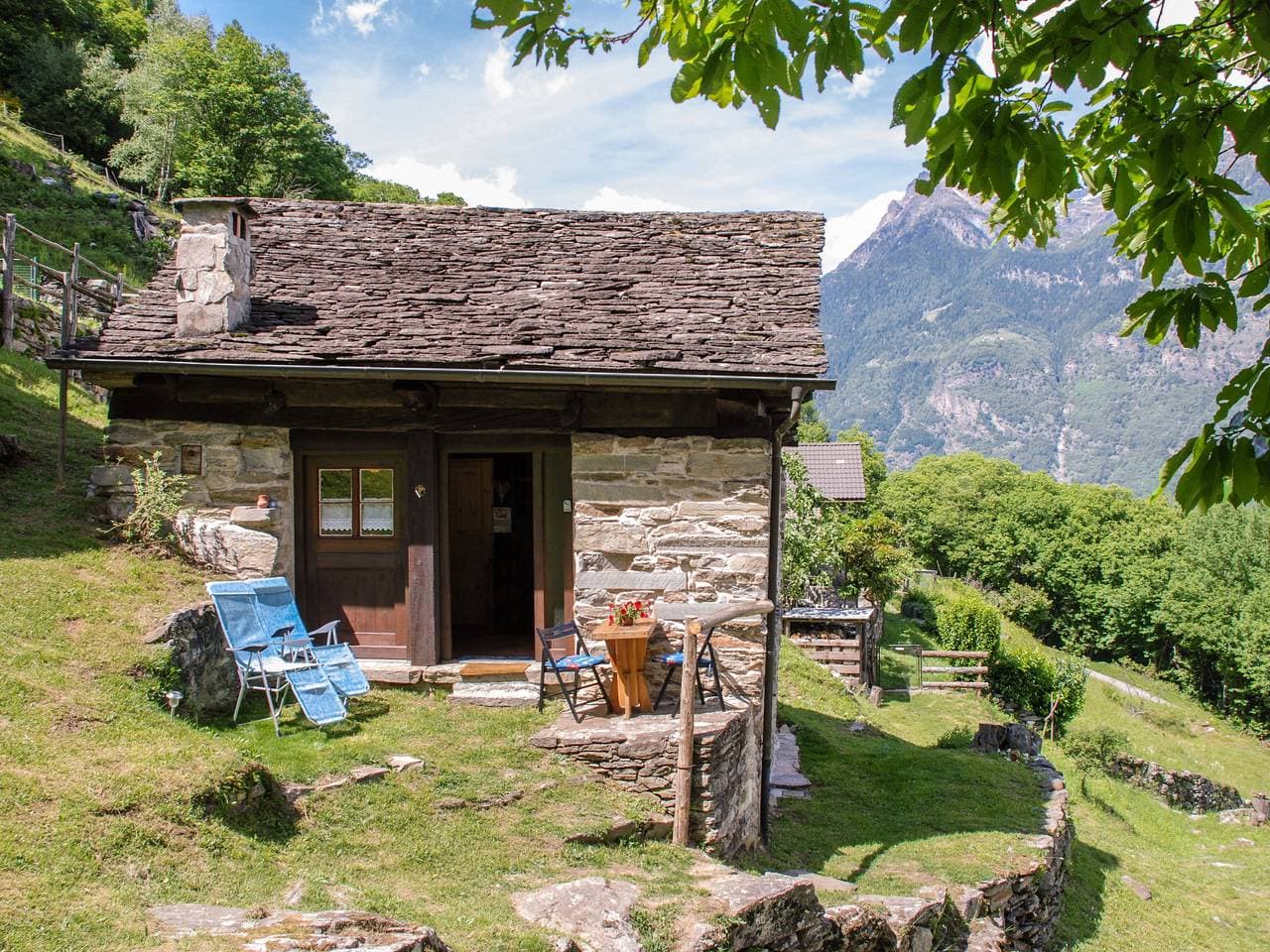 Semione 5 km von Malvaglia: Kleines, gemütliches Einfamilienhaus Rustico Fey 1