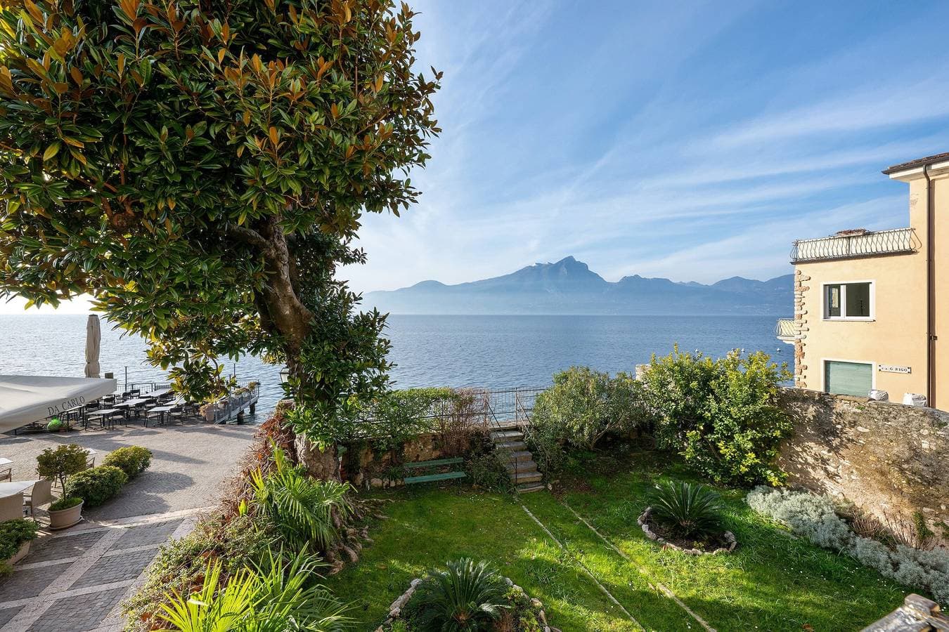 Charming Apartment with Lake View 1