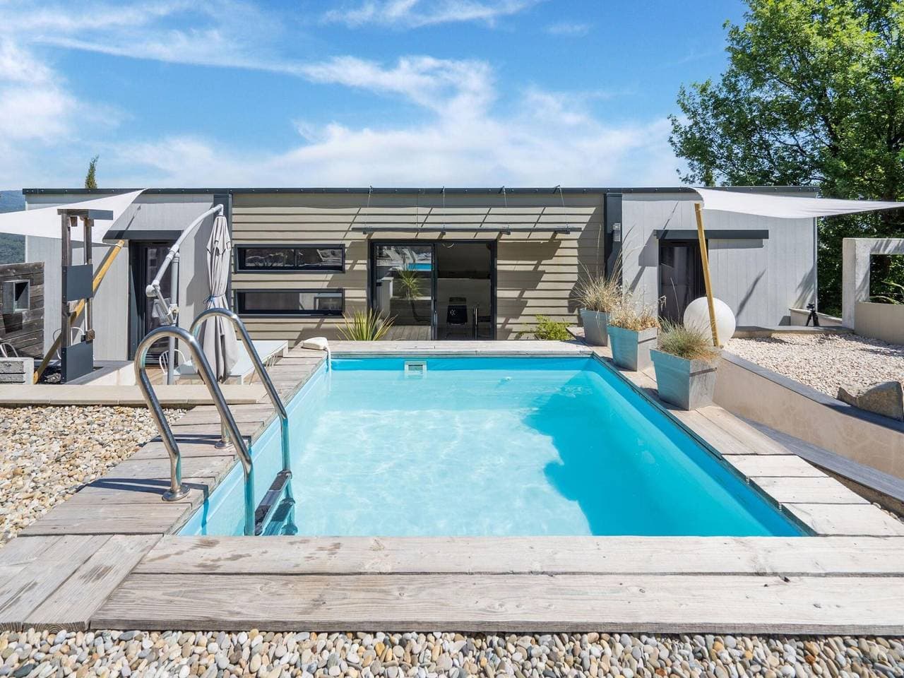 Villa 1