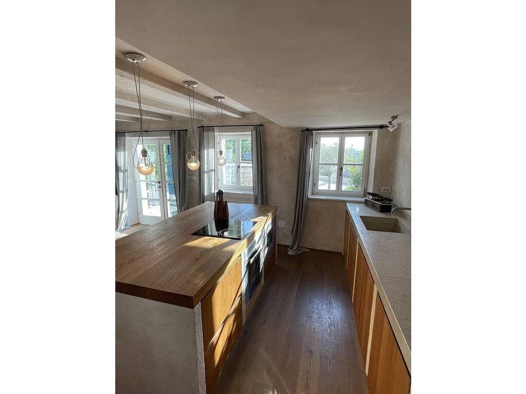 Foto 10 von 25: Gemütlich, 2 km vom Strand entfernt: Erdgeschosswohnung mit Küche und Internet