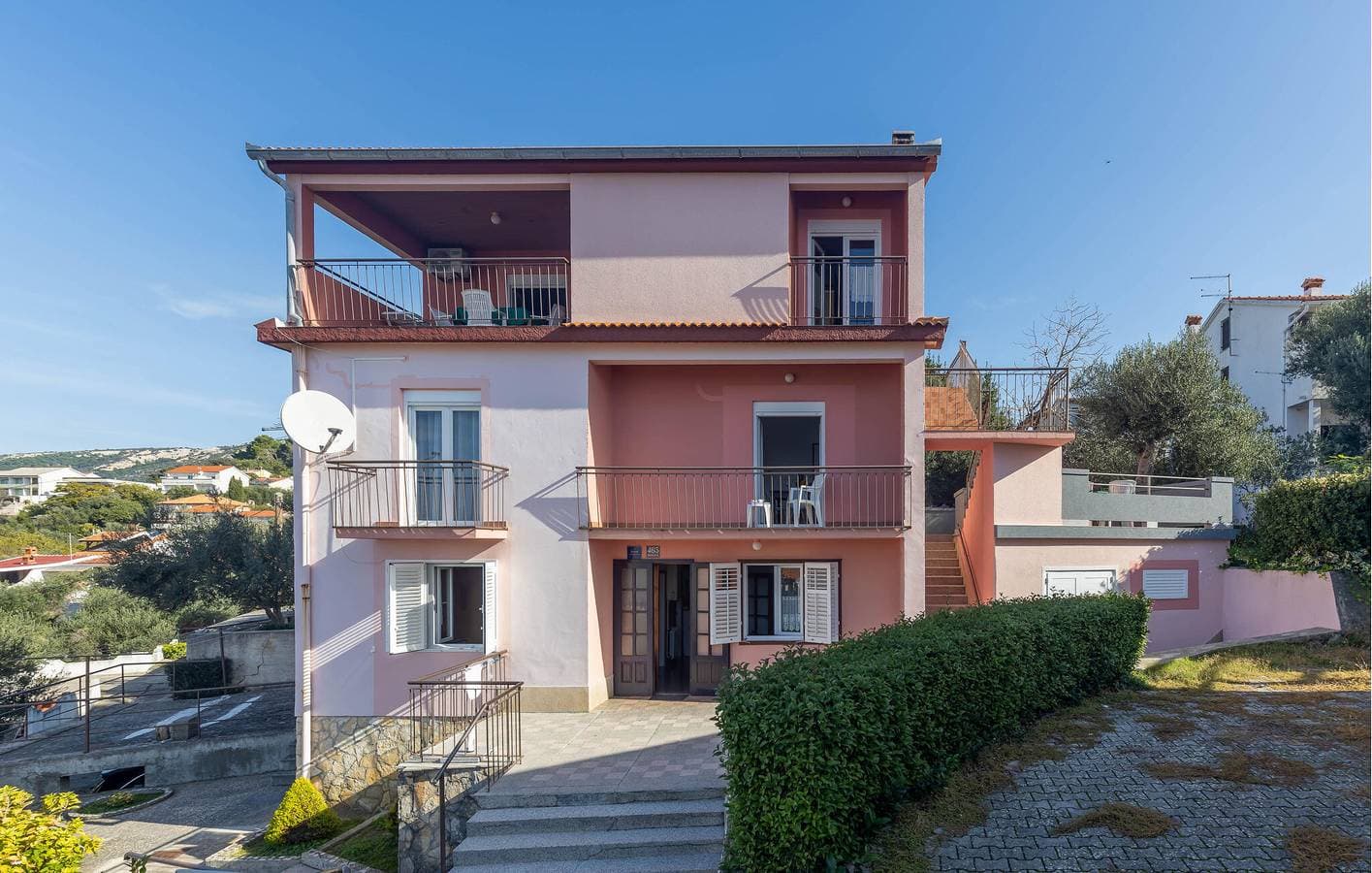 Gemütliche 70 m² große Wohnung mit Terrasse und WLAN, 1 km vom Strand entfernt 1