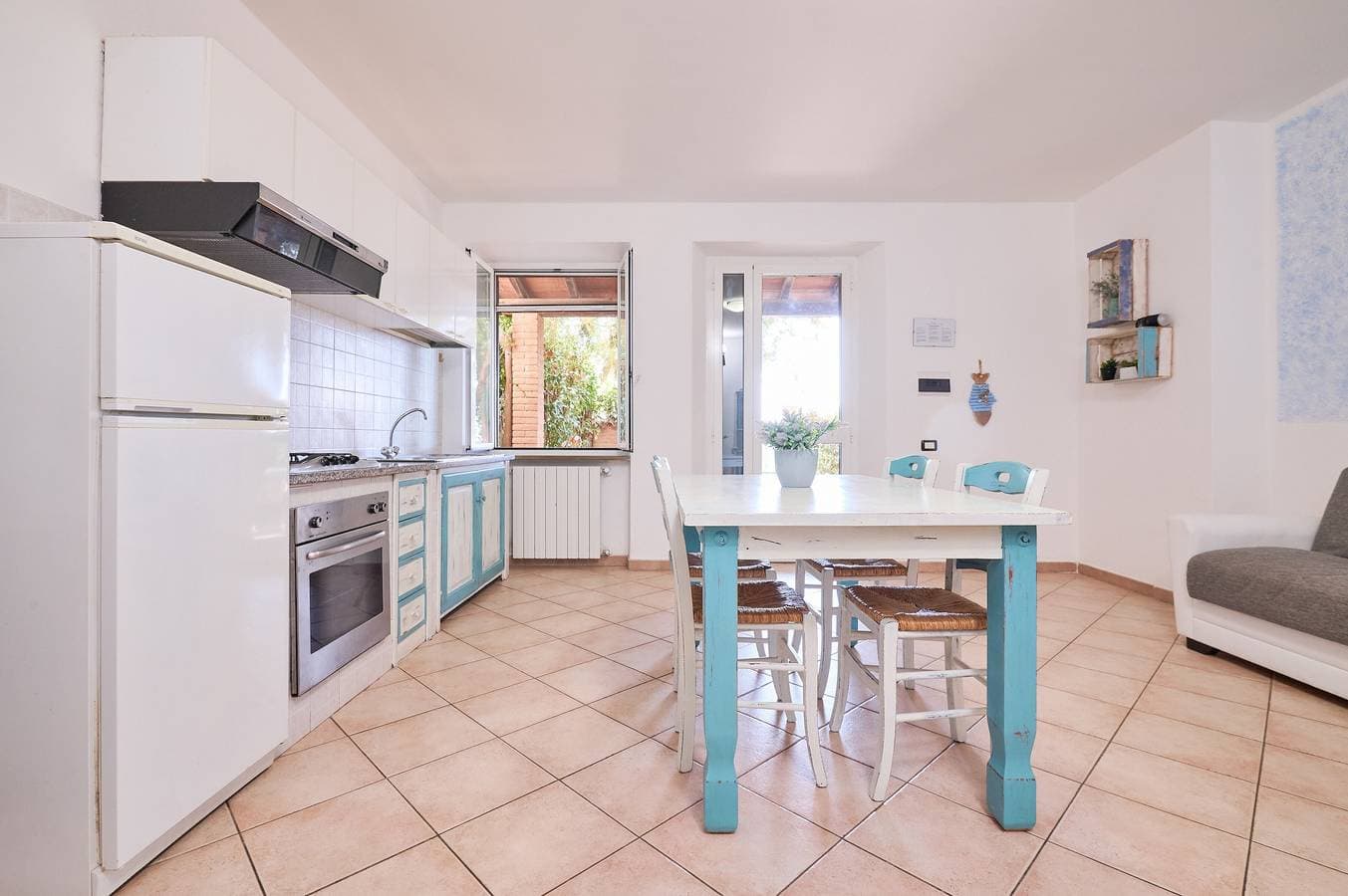 Foto 9 von 26: Ferienwohnung "Blu" mit Meerblick, Gemeinschaftspool und WLAN