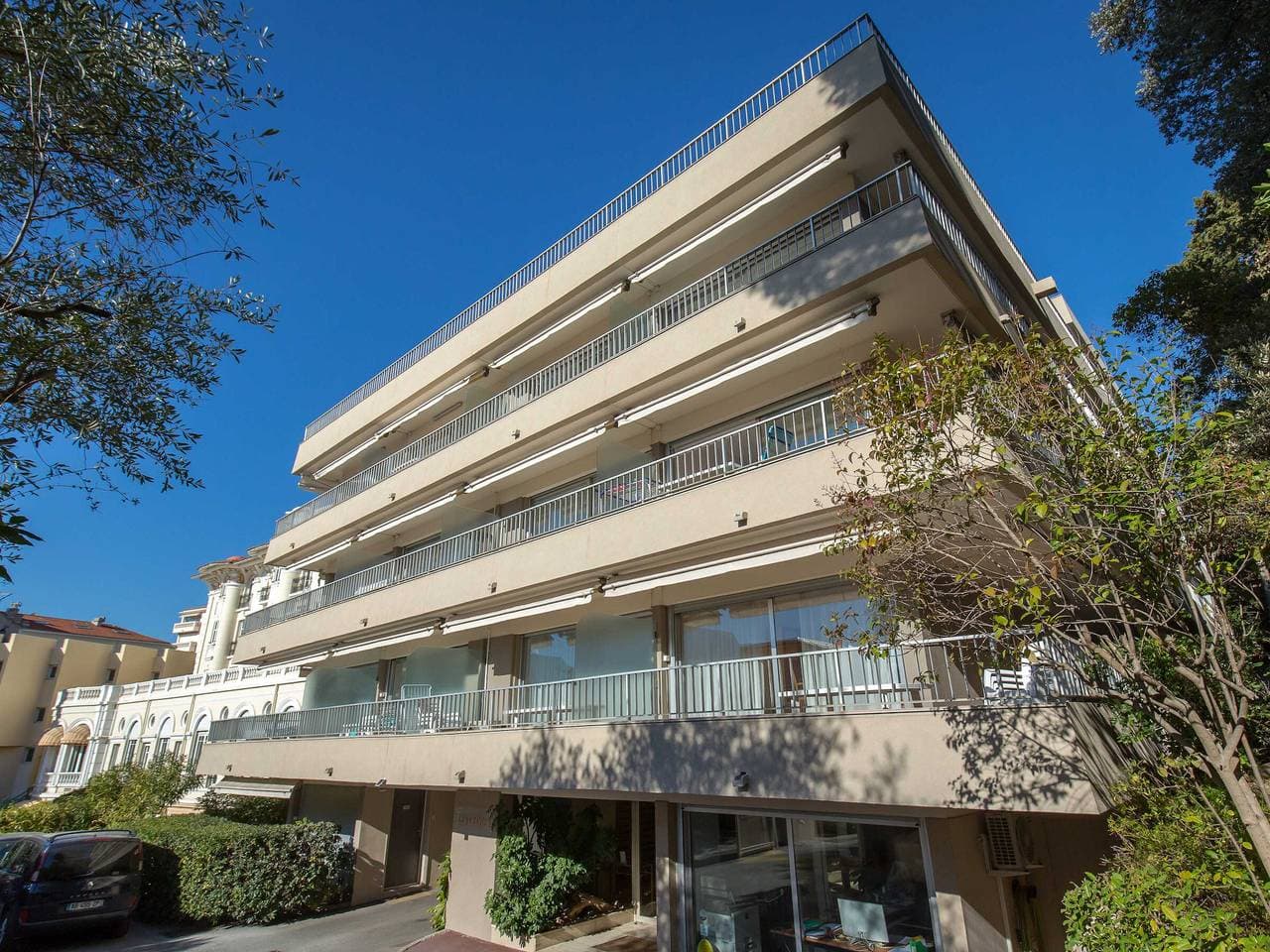 Foto 8 von 12: Au Coeur de Saint-Raphaël: Studio pour 3, Climatisé, Balcon à 50m de la Plage, WiFi, Parking Dispo