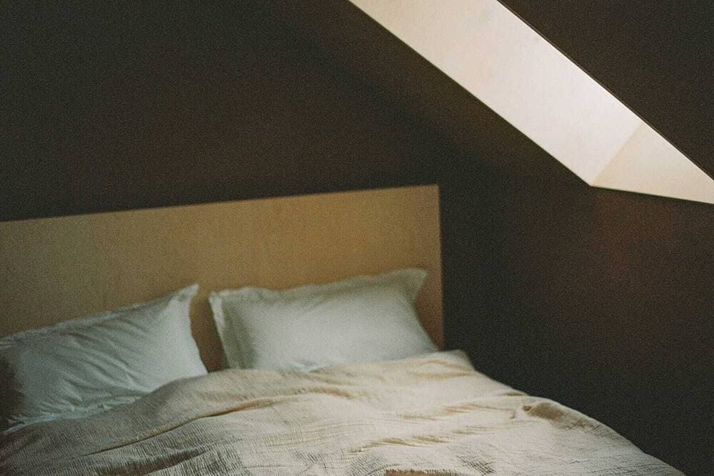 Foto 5 von 30: Dachgeschoss: Kaminofen und Raum für Gemeinschaft