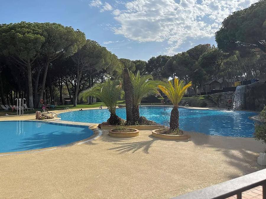 Foto 9 von 48: WeCamp Cala Montgo - Safarizelt 2 personen - Hüttenzelt