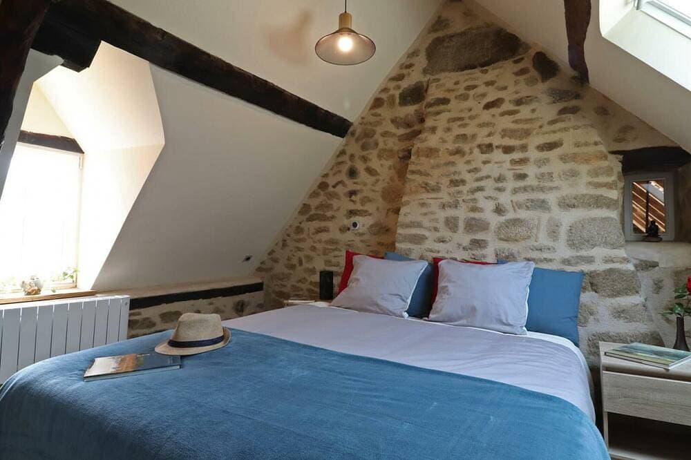 Foto 3 von 24: Historisches Haus aus dem 15. Jahrhundert mit Garten in La Carneille