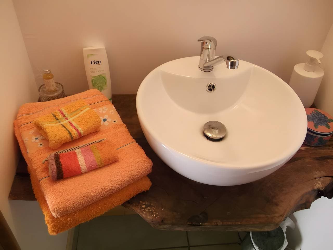 Foto 7 von 33: Le Charron Gästezimmer – Zimmer La Toupie