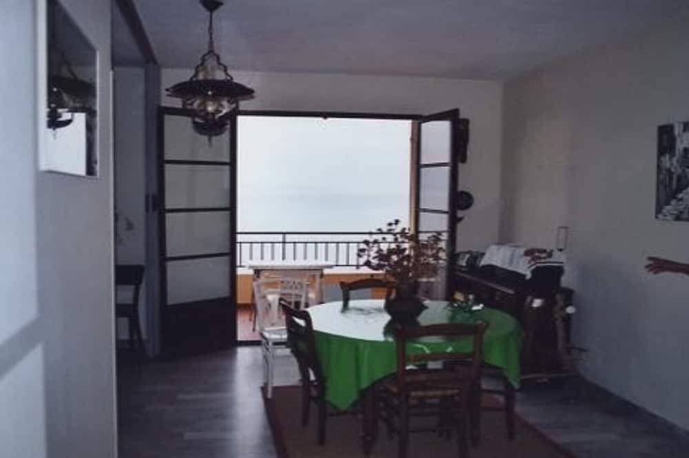 Foto 8 von 9: Wie ein Balkon auf der ganzen Klippe von Aajccio, Winter und Sommer!