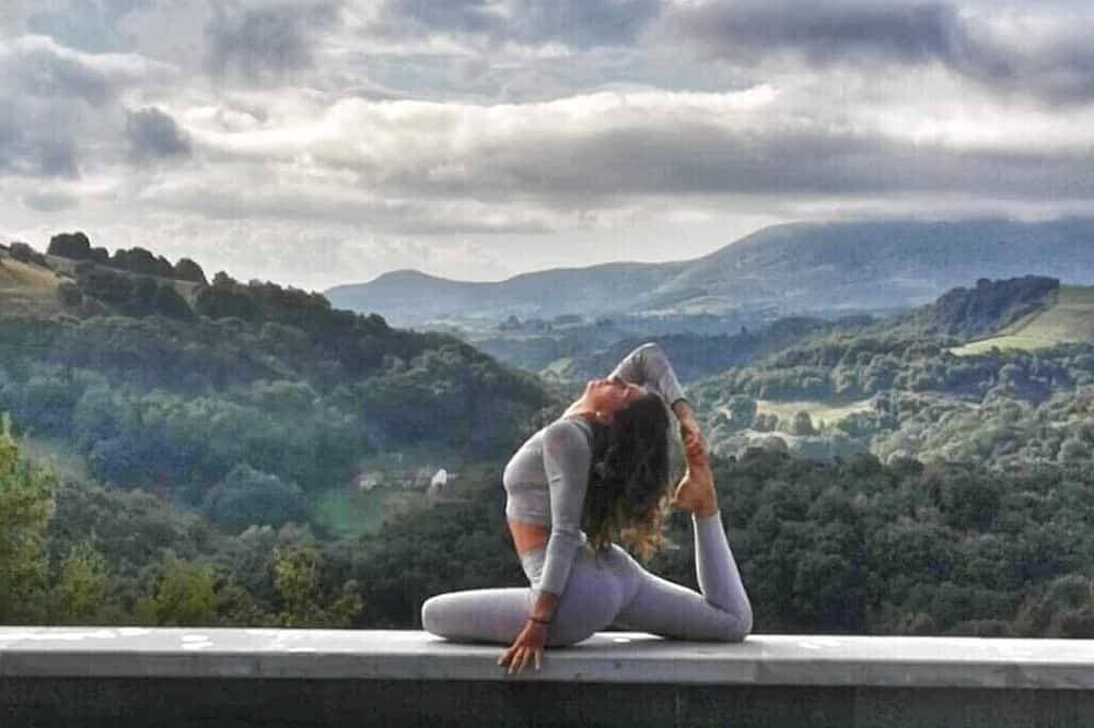 Spacious Baïgura studio, mountain views, direct access to pool & spa 1
