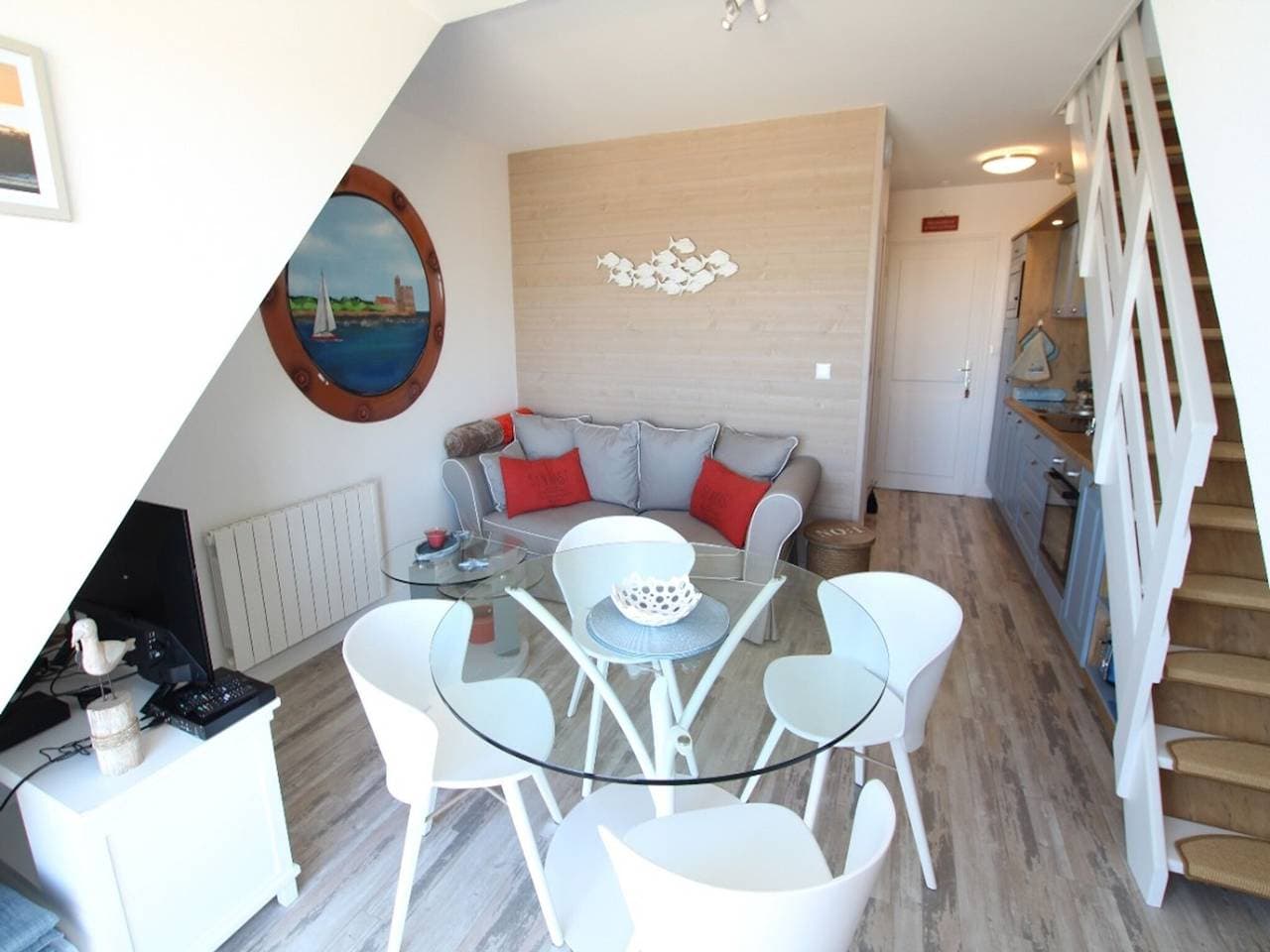 Foto 3 von 38: Ferienwohnung für 4 Personen mit Balkon