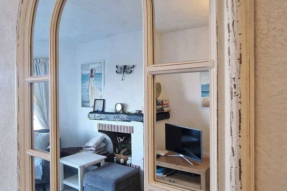Foto 13 von 30: Condo with Pool & Mediterranean Views