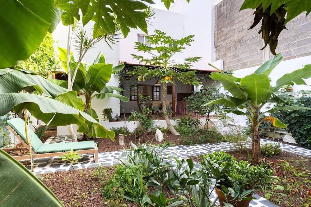 Secret Garden in the heart of Garachico 1