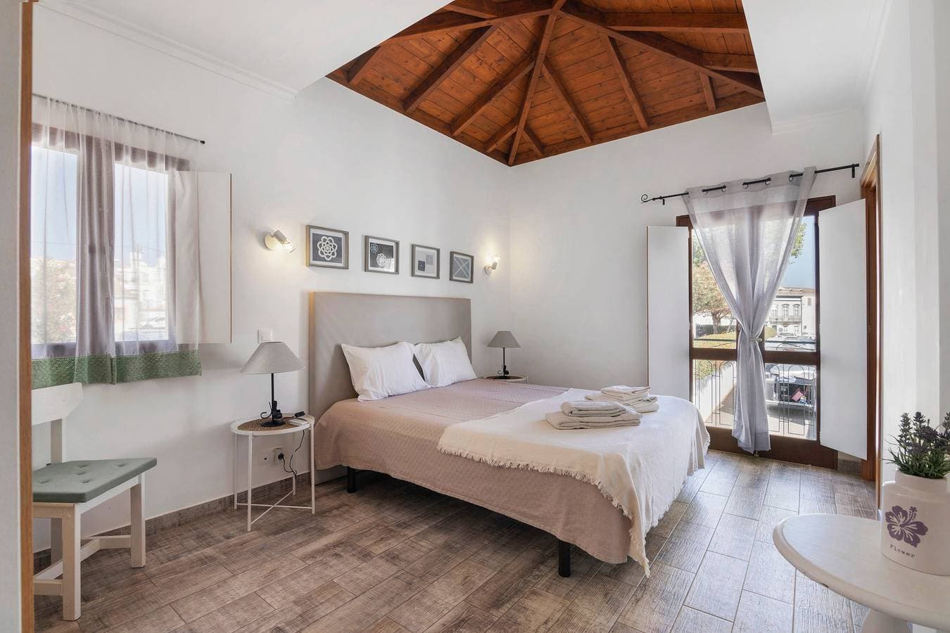Foto 10 von 22: Ferienwohnung 'Do Alto' mit Privatterrasse, Wi-Fi und Klimaanlage
