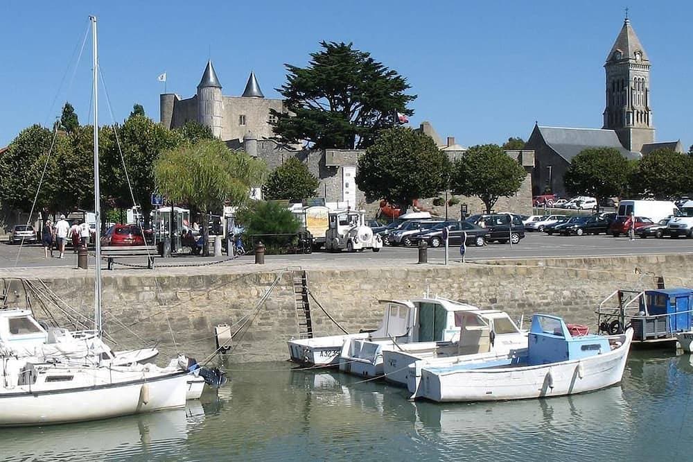 Foto 12 von 23: Typisches Haus in Noirmoutier mit umzäuntem Garten und Parkplatz, Strand 50 M