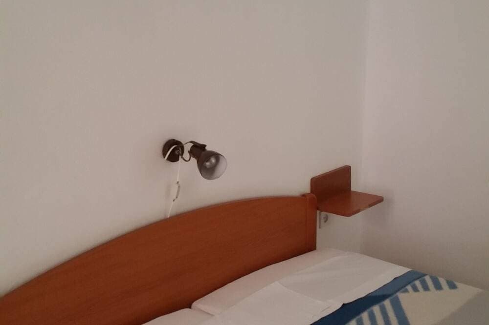 Foto 5 von 13: 4-Zimmer-Ferienwohnung am Strand Sveta Nedilja, Hvar