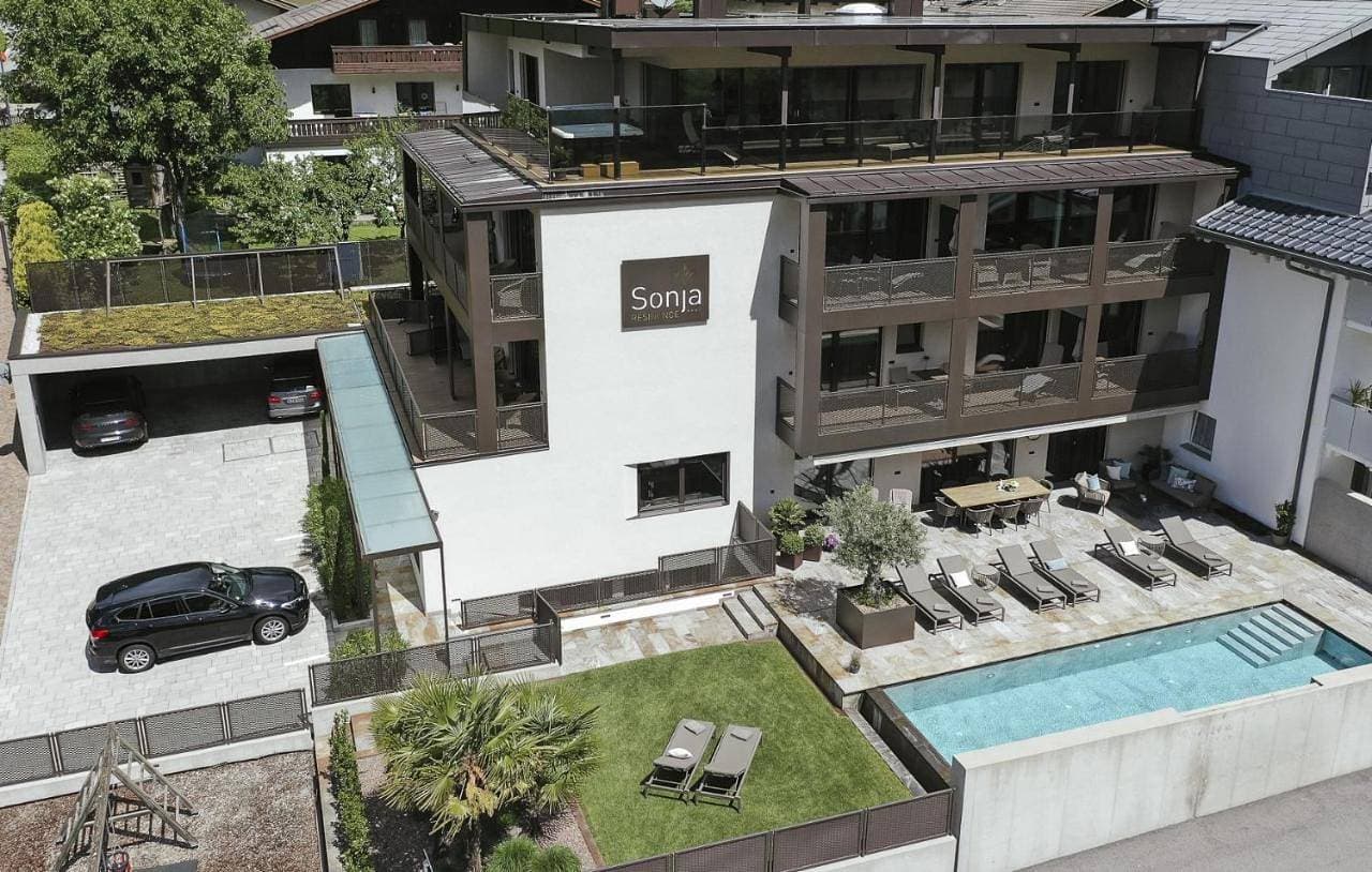 Foto 3 von 12: One-Bedroom Apartment with Pool View