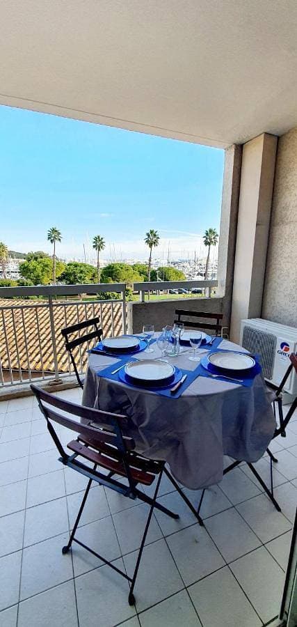 Grand studio vue mer à Antibes 1