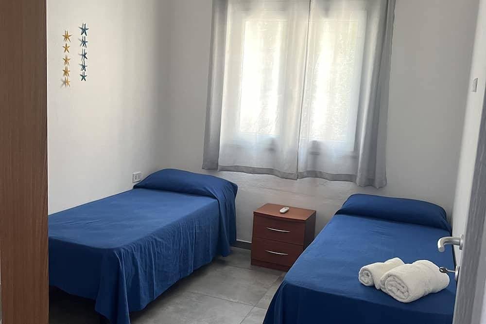Foto 2 von 30: Foxi Manna house, very close to the sea with terrace with spectacular views