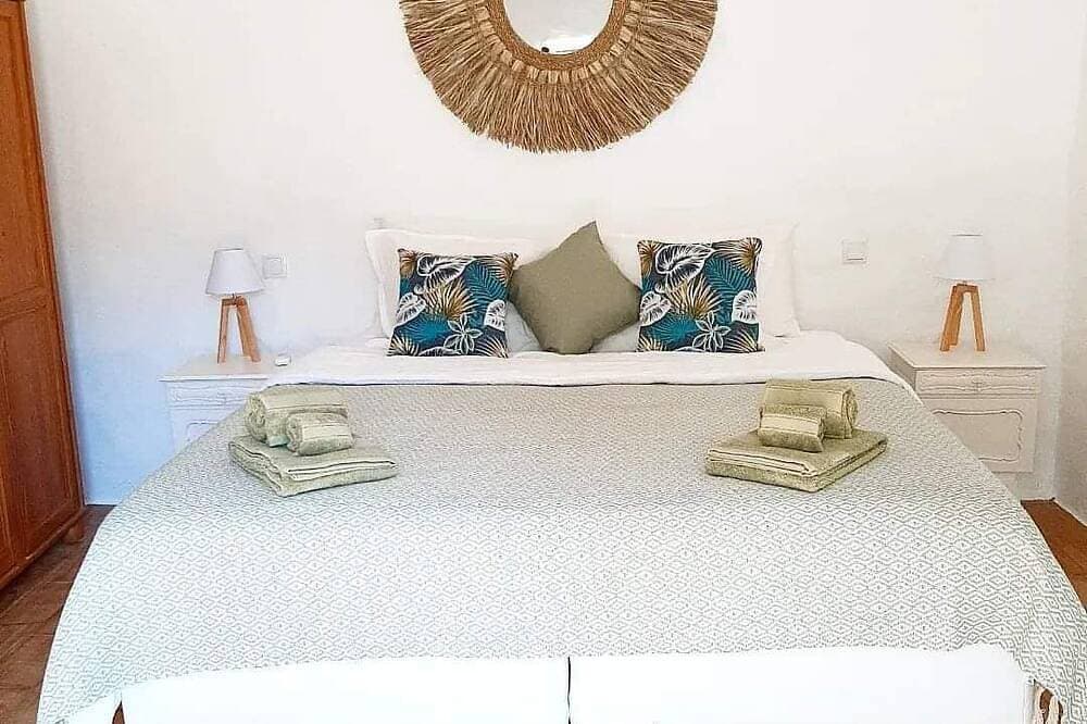 Foto 4 von 30: Maison Atypique 320m² - Terrain 3150m² Arboré - Algarve 6 Chambres-12 Couchages