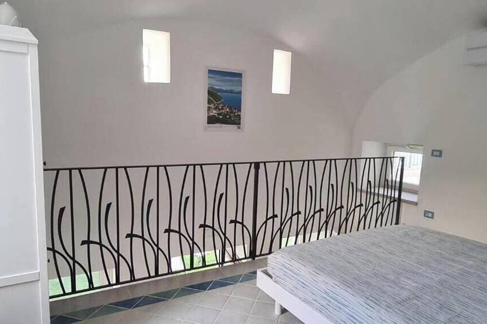 Foto 5 von 18: 3 Bedroom Apartment - Torre di Minuta, Amalfi Coast