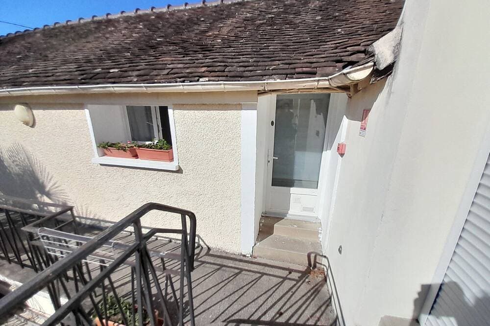 Charming studio in Bois-le-Roi with private parking 1