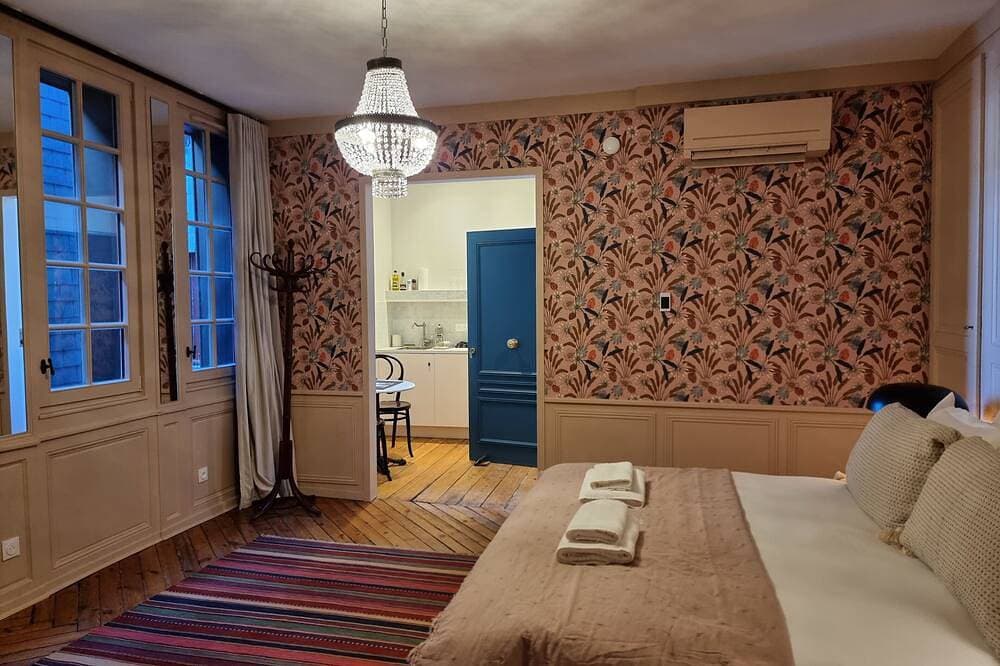 Foto 3 von 26: Passocean 3 - Elegante Suite im Herzen von Honfleur - Kingsize