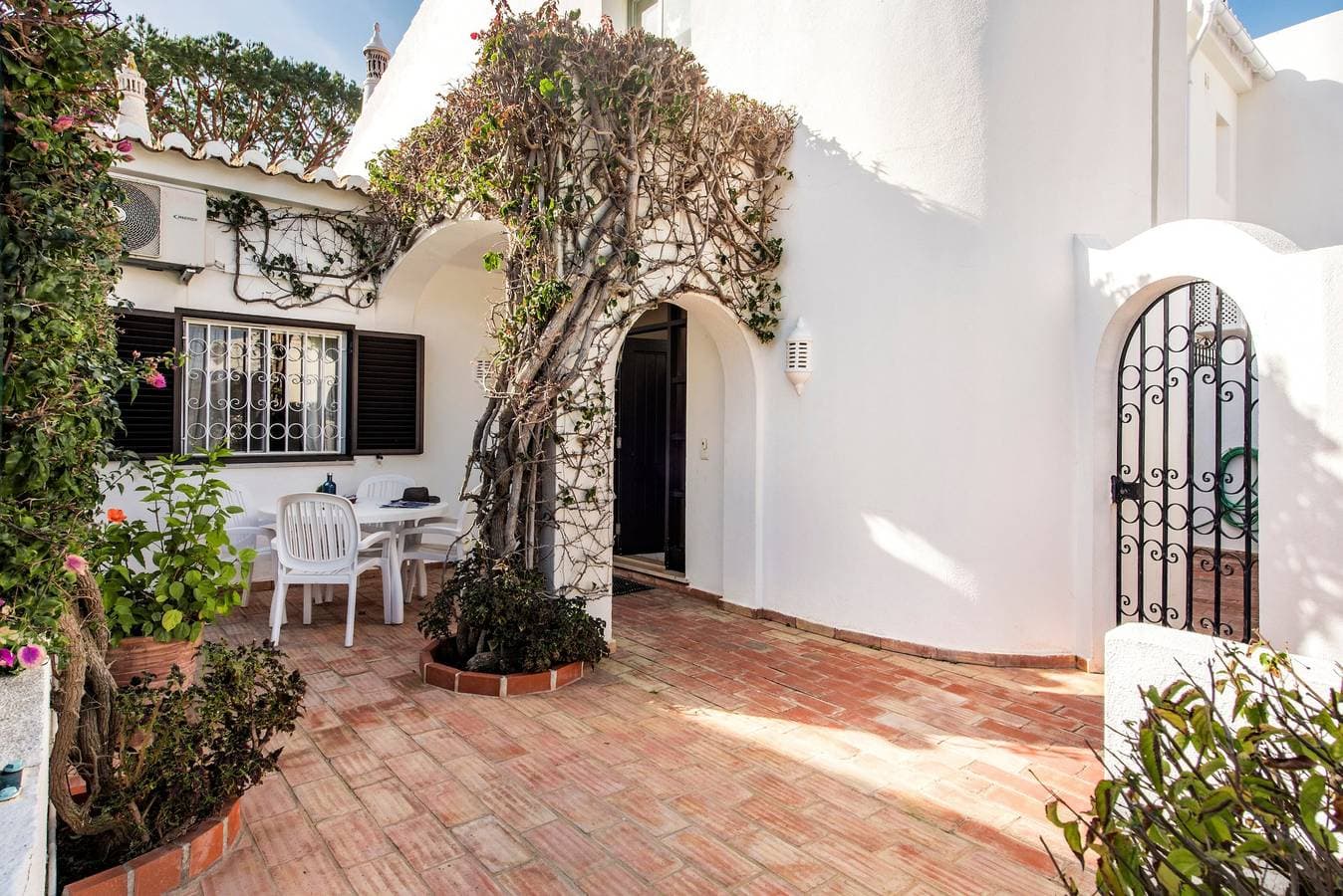 Foto 4 von 40: Villa "Mng Elliott 72" mit privatem Pool und WLAN