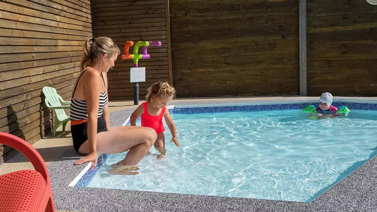 Foto 11 von 76: Pod 15 m2 + Chalet Küche 9 m2 ohne Sanitäranlagen mit TV (2 Erwachsene und 2 Kinder) 4 Personen