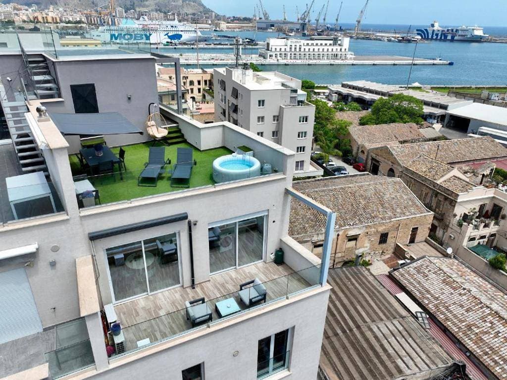 Marina Rooftop Exclusive View 1