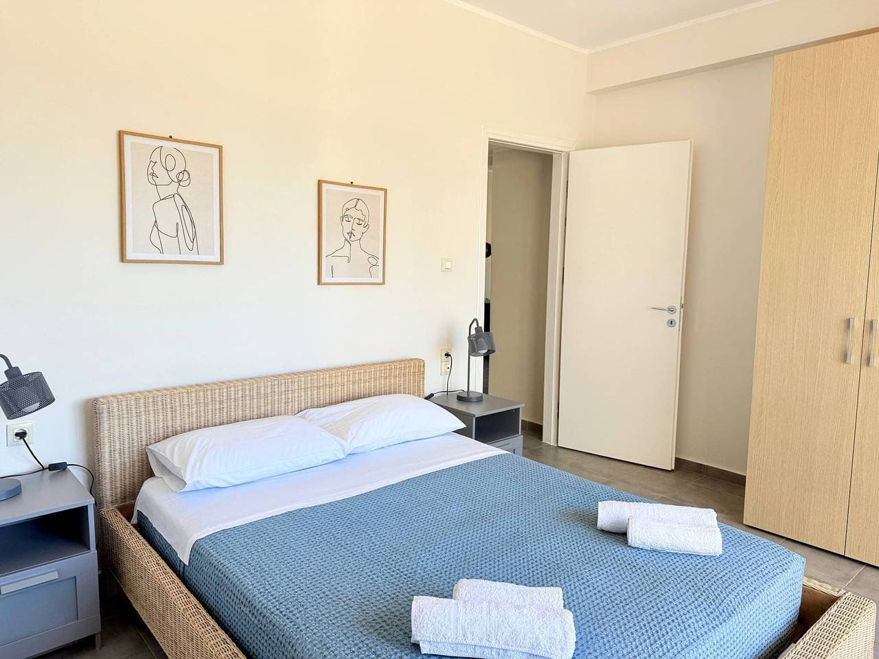 Foto 2 von 26: Fifty Shades of Blue 10 Sek. zum Meer 5Pl 2Bd 2Ba