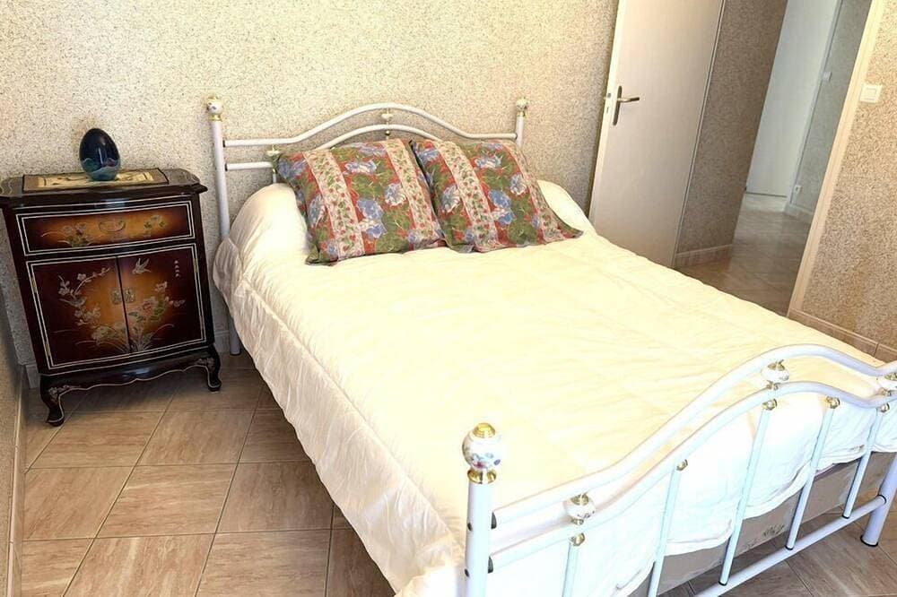 Foto 3 von 19: Apartment for 6 people, 50 m from the coastal path and 500 m from Fort-Bloqué beach, Wi-Fi,...