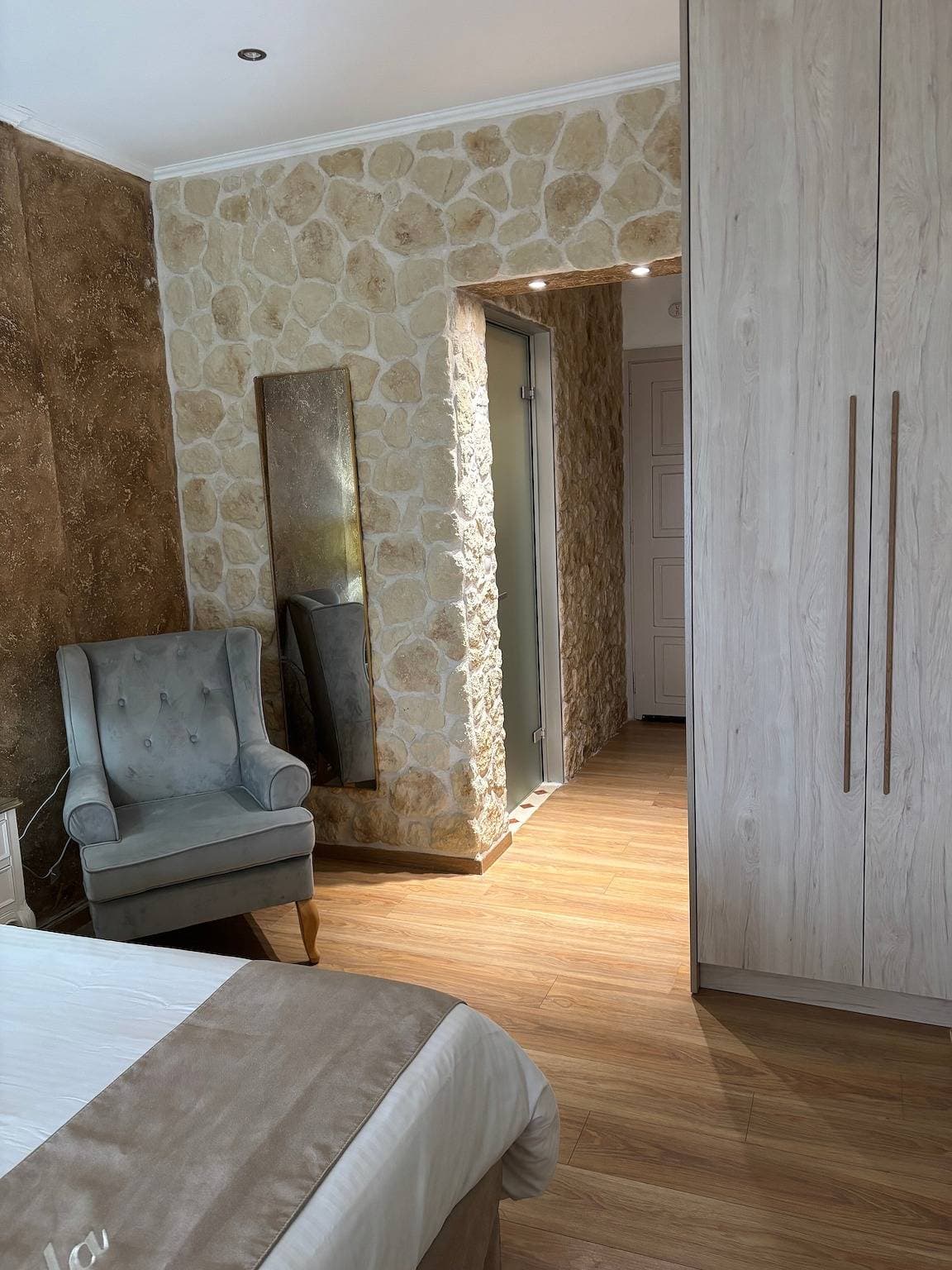 Foto 9 von 25: Einzimmerapartment 'Angela 1' mit Meerblick, WLAN und Klimaanlage