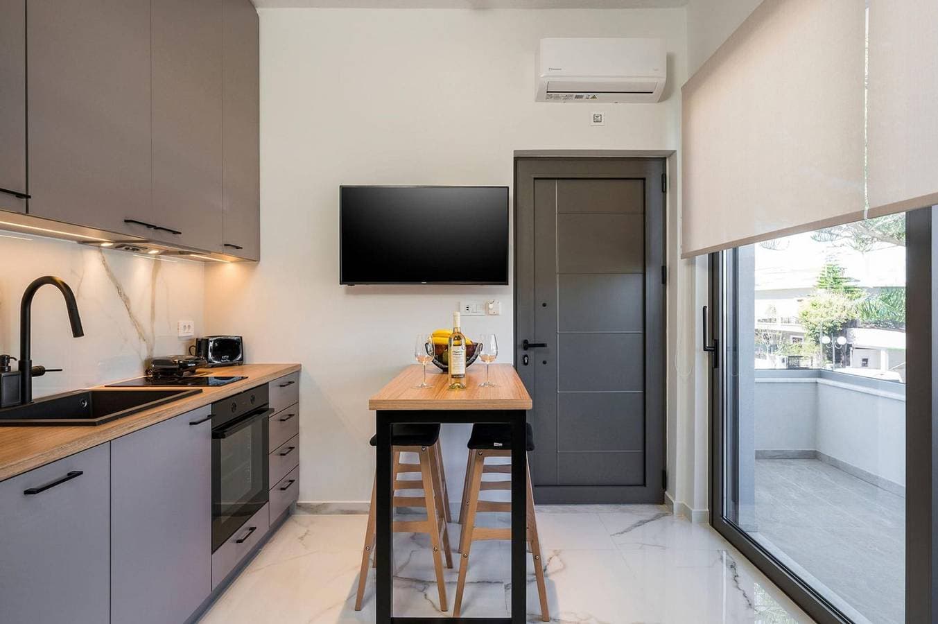 Foto 11 von 90: Ferienwohnung für 4 Personen mit Balkon