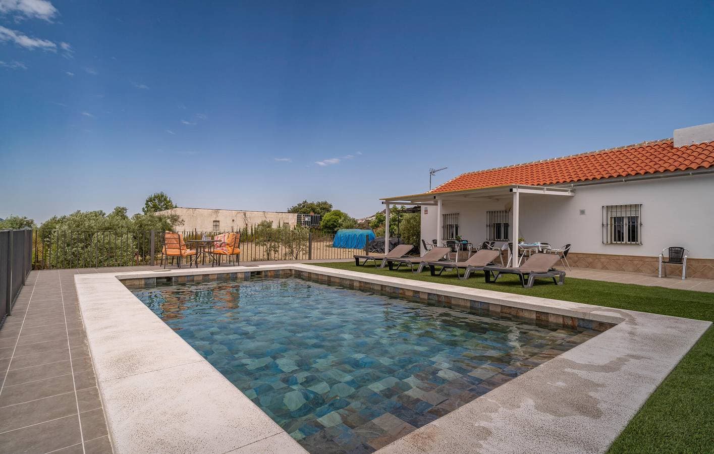 Gemütliches Olvera Apartment mit Pool & WiFi 1