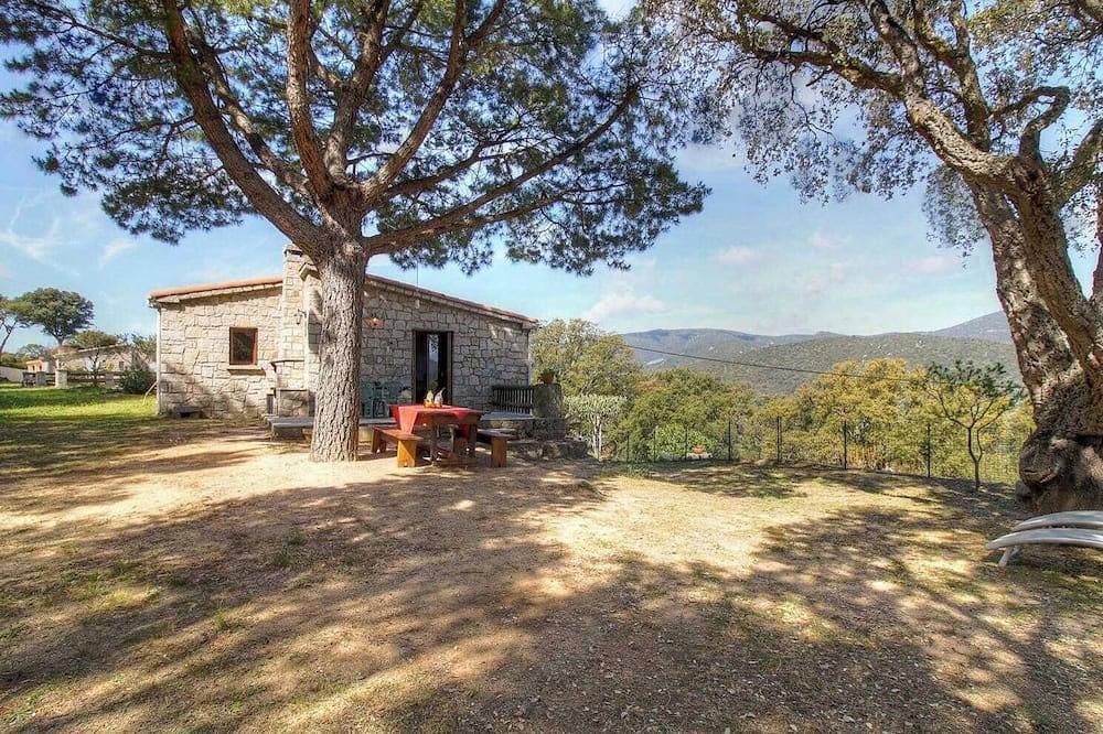 Stone house for 4 people in the countryside just 8 km from the Valinco beaches 1