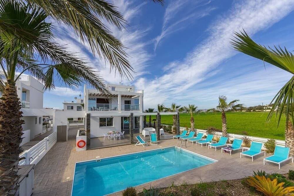 Foto 9 von 30: Wirklich spektakuläre FirstLine Sea Front Villa im schönen Dorf Pervolia
